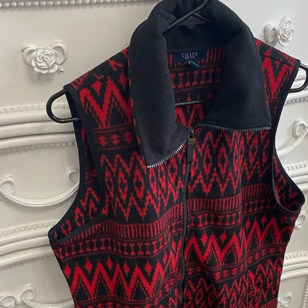Chaps Eed/Blk Zip Front Fleece Vest